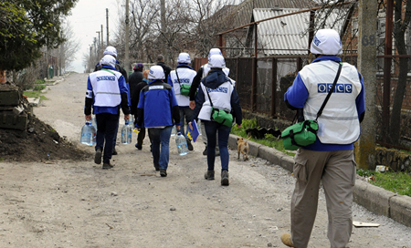 observadores de la osce en la frontera entre ucrania y crimea La OSCE aumenta el número de observadores entre Ucrania y Crimea
